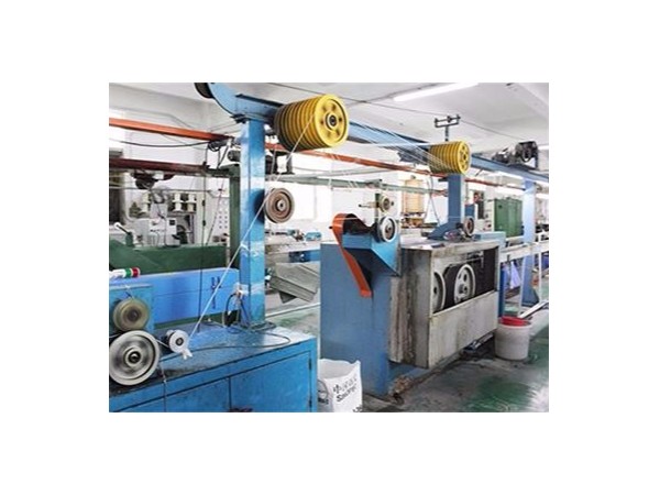 聯(lián)鑫德誠(chéng)全塑鼻梁條廠家