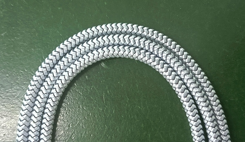 網(wǎng)紅搖搖杯磁吸充電線，短路自動斷電